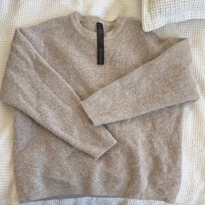 Lululemon Sweater in Light Taupe